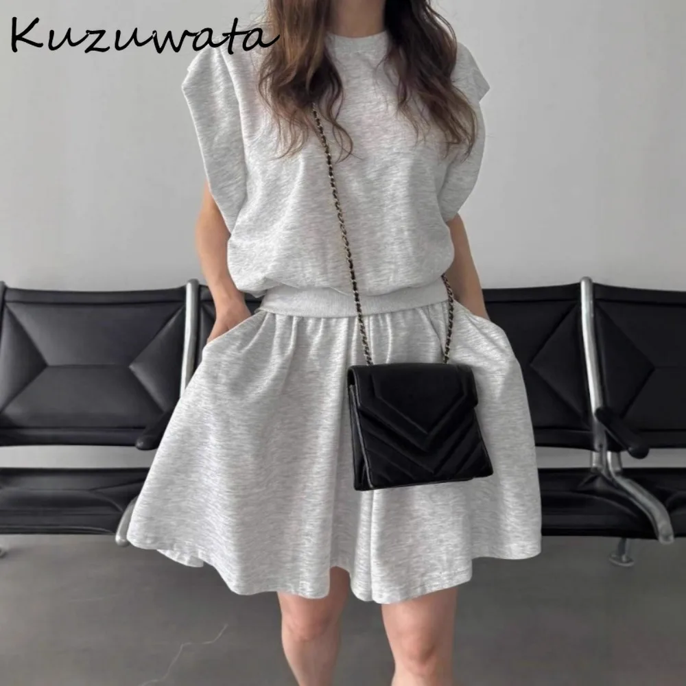Kuzuwata Solid Casual Simple Office Lady Sets Vintage Fashion Student Preppy O Neck T-shirt Japan Knit Loose Slim Minority Short
Kuzuwata Solid Casual Simple Office Lady Sets Vintage Fashion Student Preppy O Neck T-shirt Japan Knit Loose Slim Minority Short