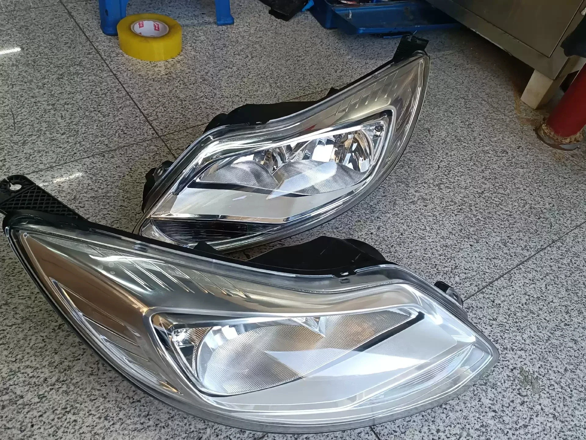 Car Headlight assembly For Ford focus 2012-14 led DRL daytime running light turn signal head lamp
Car Headlight assembly For Ford focus 2012-14 led DRL daytime running light turn signal head lamp