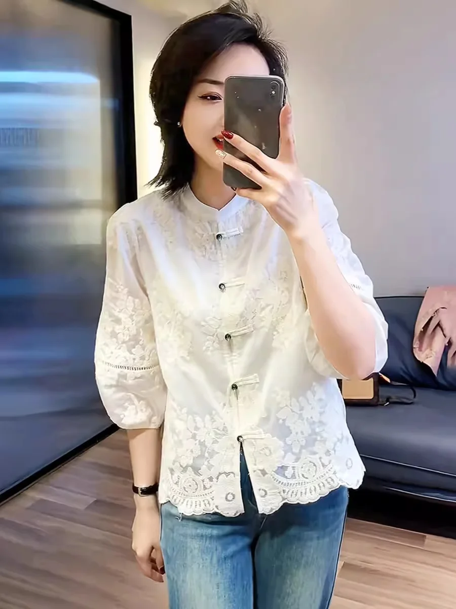 New Chinese Style Women's Shirt Summer Small Size Embroidered Lace Top Button down Casual Fashion Thin Cotton round Neck Shirt
New Chinese Style Women's Shirt Summer Small Size Embroidered Lace Top Button down Casual Fashion Thin Cotton round Neck Shirt