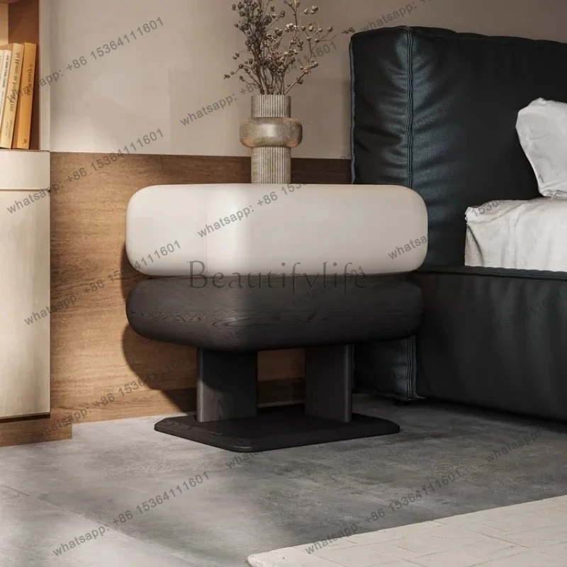 Simple and modern bedside table designer, small apartment family bedroom new creative small bedside table
Simple and modern bedside table designer, small apartment family bedroom new creative small bedside table
