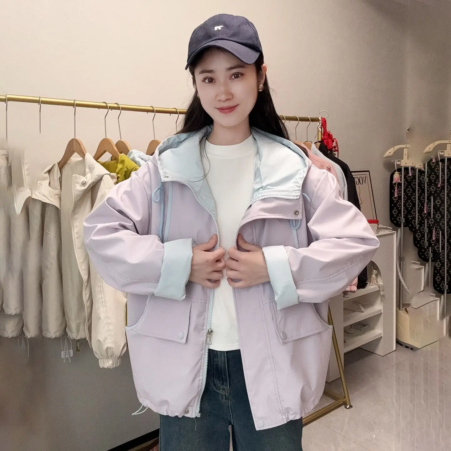 Short Windbreaker Women's 2026 Spring Autumn New Contrasting Hooded Coat Ladies Korean Jacket Loose Outwear Casual Overcoat Tide
Short Windbreaker Women's 2026 Spring Autumn New Contrasting Hooded Coat Ladies Korean Jacket Loose Outwear Casual Overcoat Tide