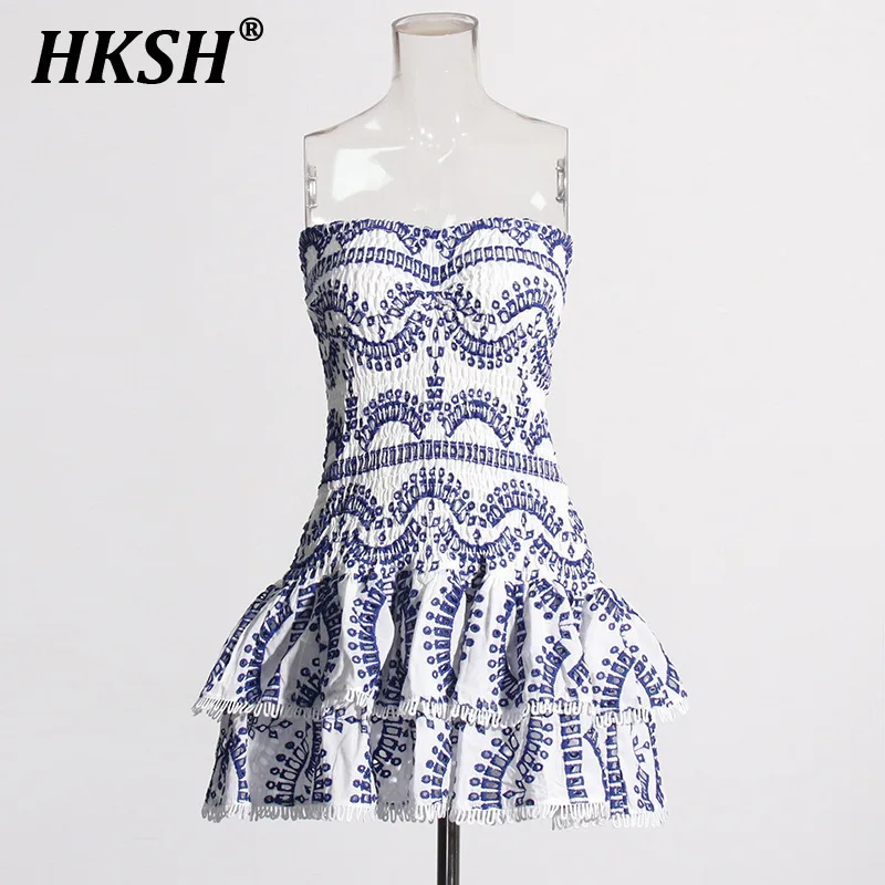 HKSH Summer New Women's Tide Chic Fashion Sexy Waist-Cinching Design Embroidered Ruffle Solid Color Strapless Short Dress HK5919
HKSH Summer New Women's Tide Chic Fashion Sexy Waist-Cinching Design Embroidered Ruffle Solid Color Strapless Short Dress HK5919