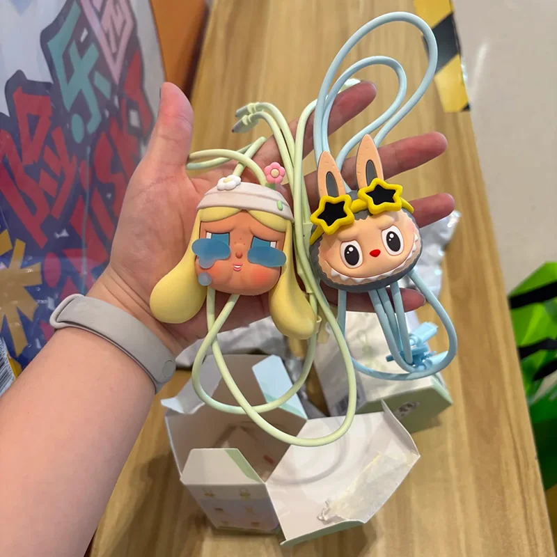 POP MART Hand In Hand Series Two In One Data Cable Surprise Blind Box Toys Guess Bag Doll Cute Action Figure Ornaments Gift
POP MART Hand In Hand Series Two In One Data Cable Surprise Blind Box Toys Guess Bag Doll Cute Action Figure Ornaments Gift