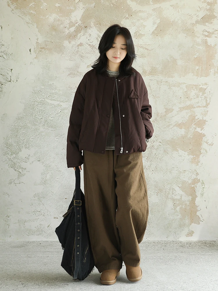 Легкая женская зимняя куртка из гусиного пуха, новая модель, теплая, с полым наполнителем, для повседневной носки, однотонная, на молнии
Легкая женская зимняя куртка из гусиного пуха, новая модель, теплая, с полым наполнителем, для повседневной носки, однотонная, на молнии