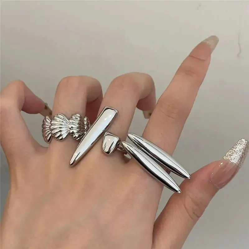 Charm Punk Parallel Bar Silver Color Ring for Women Minimalist Geometric Metal Irregular Line Open Rings Statement Jewelry Gifts
Charm Punk Parallel Bar Silver Color Ring for Women Minimalist Geometric Metal Irregular Line Open Rings Statement Jewelry Gifts