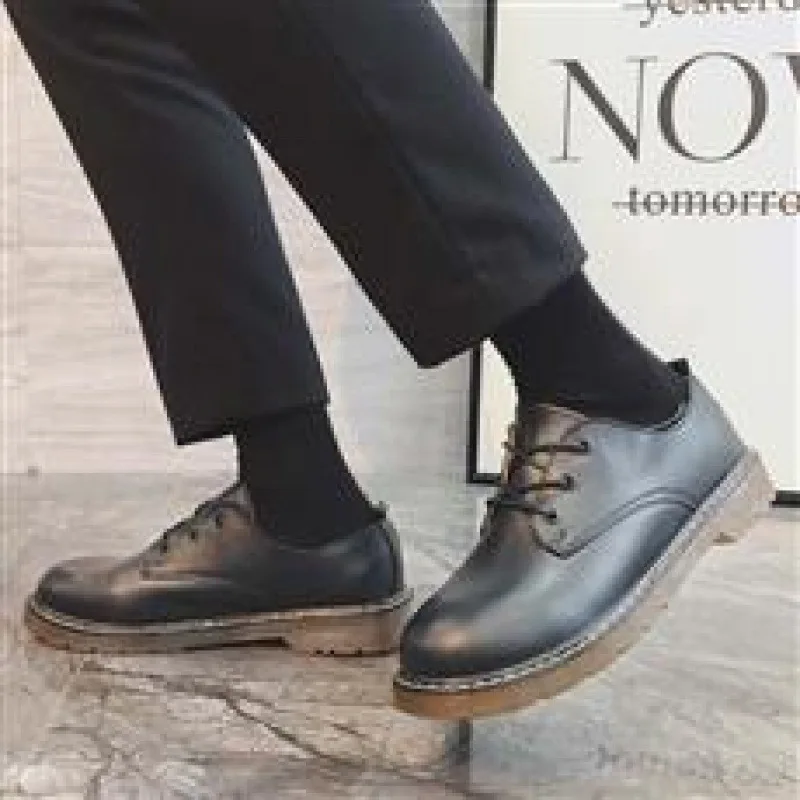 Casual leather shoes men's business retro British casual Korean version moccasin shoes new party
Casual leather shoes men's business retro British casual Korean version moccasin shoes new party