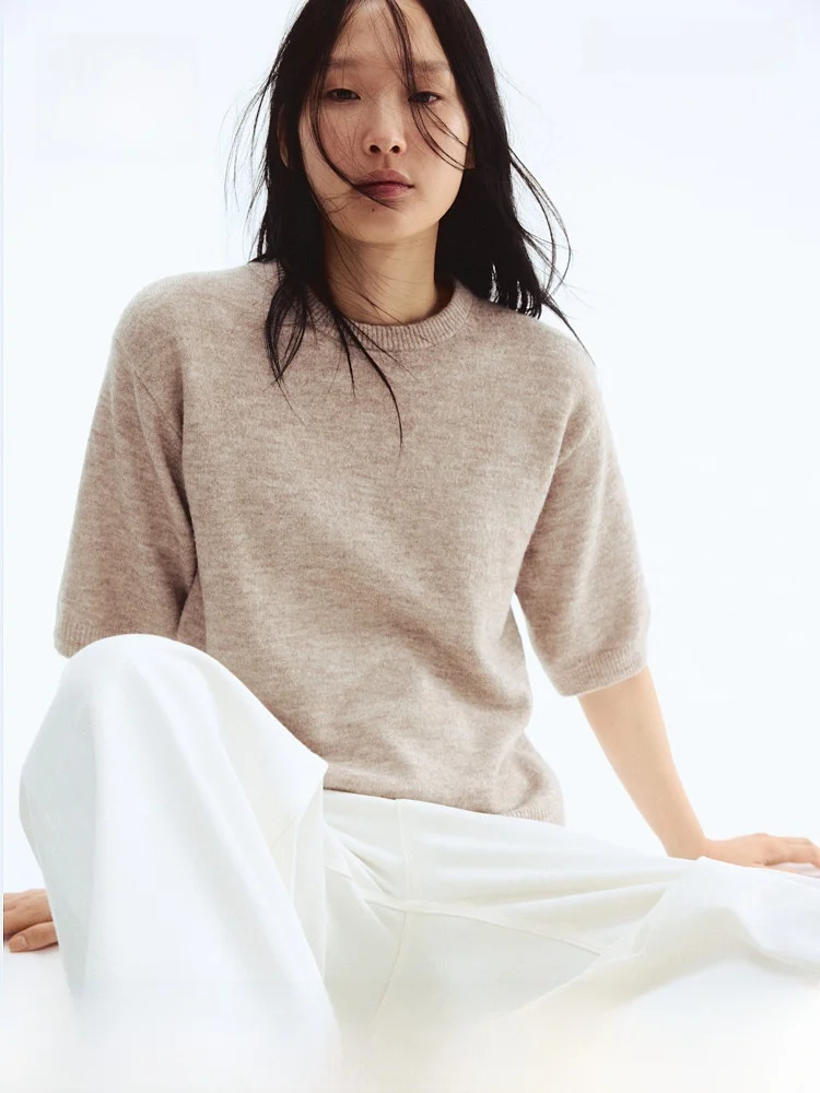 Fashionable Knitted Sweater Women's Summer New Arrival H&M 1299721 Polyester Acrylic Wool Spandex Blend Comfortable Fit
Fashionable Knitted Sweater Women's Summer New Arrival H&M 1299721 Polyester Acrylic Wool Spandex Blend Comfortable Fit