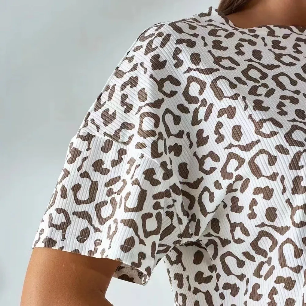 1 Set Leopard Print Women's Pajama Set Round Neck Split Shorts Home Clothes Set Thin Breathable Summer Sleepwear Homewear
1 Set Leopard Print Women's Pajama Set Round Neck Split Shorts Home Clothes Set Thin Breathable Summer Sleepwear Homewear