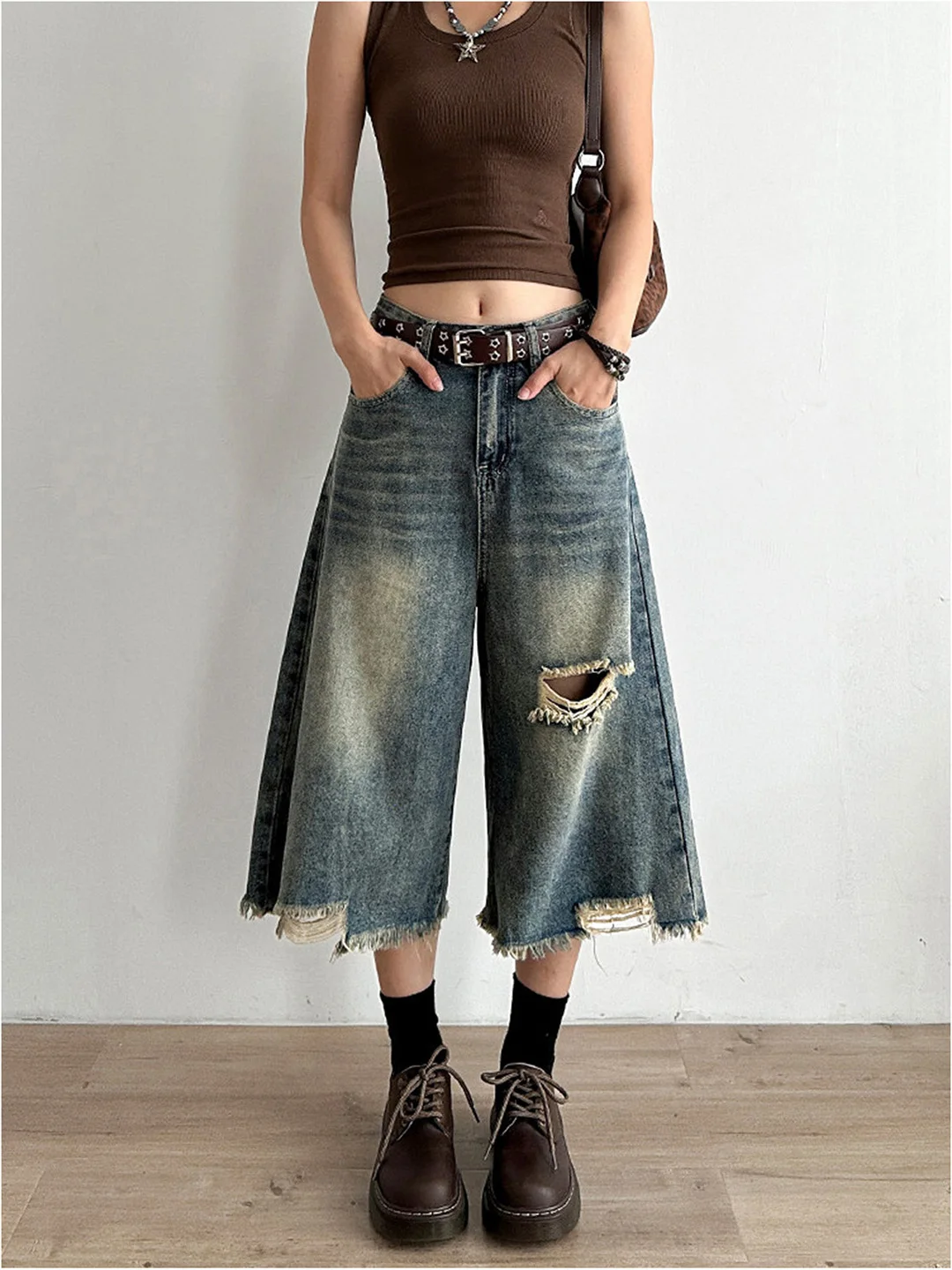 plus Size Casual Vintage Distressed Wide Leg Jeans Loose Fit High Waist Denim Pants Summer New Style for Young Women
plus Size Casual Vintage Distressed Wide Leg Jeans Loose Fit High Waist Denim Pants Summer New Style for Young Women