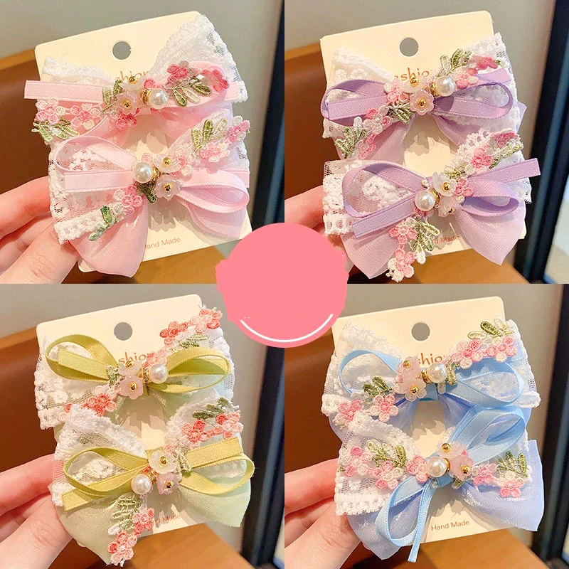 2PCS Set Cute Pearl Bow Flower Embroidery Hair Clips For Baby Girl Sweet Bowknot Duck Tongue Clip Kids Barrettes Fairy Headdress
2PCS Set Cute Pearl Bow Flower Embroidery Hair Clips For Baby Girl Sweet Bowknot Duck Tongue Clip Kids Barrettes Fairy Headdress