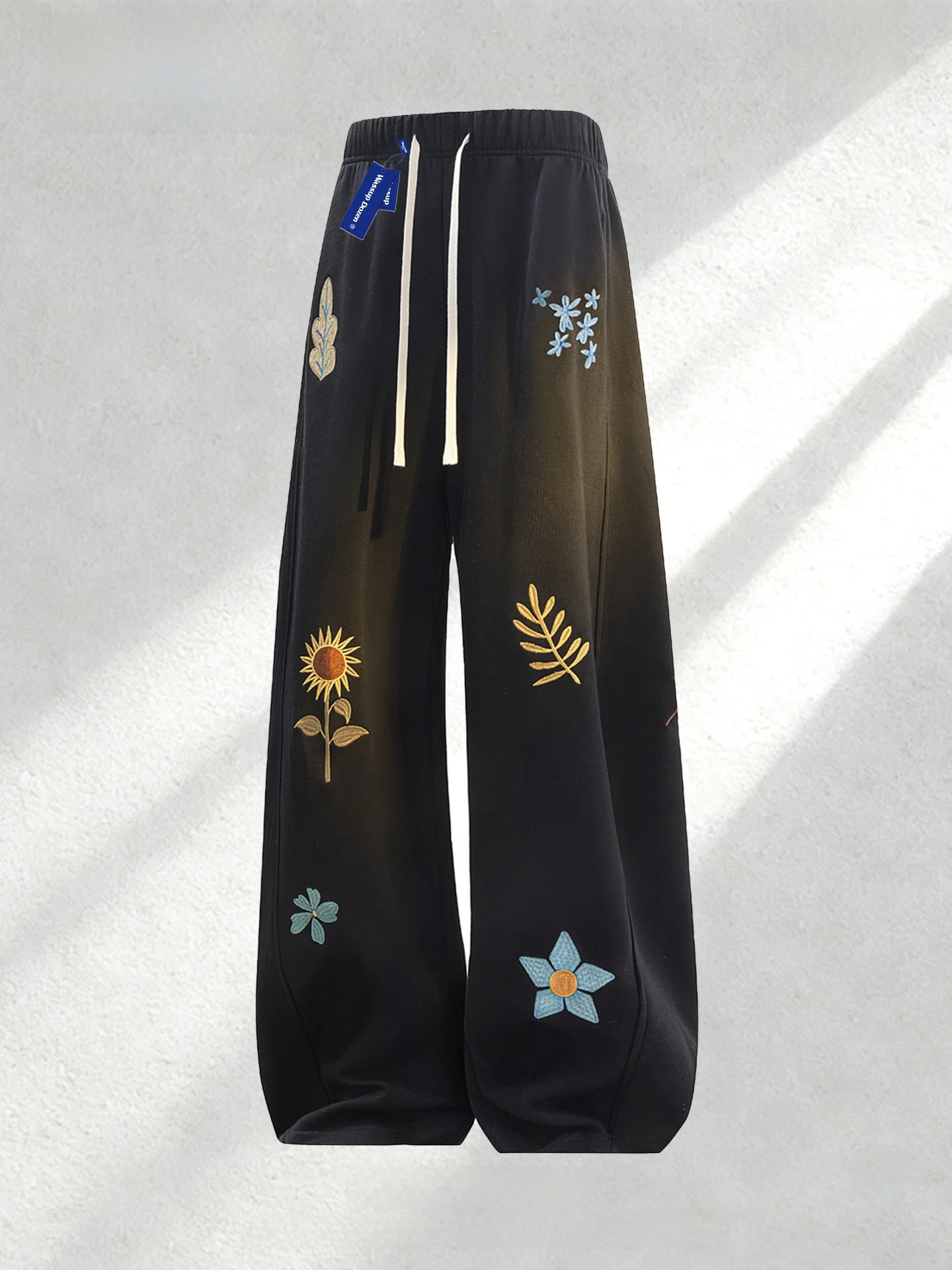 Мужские прямые повседневные брюки Wassup Dozen с винтажной цветочной вышивкой, широкие штанины, удобные, дышащие, из хлопка и полиэстера
Мужские прямые повседневные брюки Wassup Dozen с винтажной цветочной вышивкой, широкие штанины, удобные, дышащие, из хлопка и полиэстера