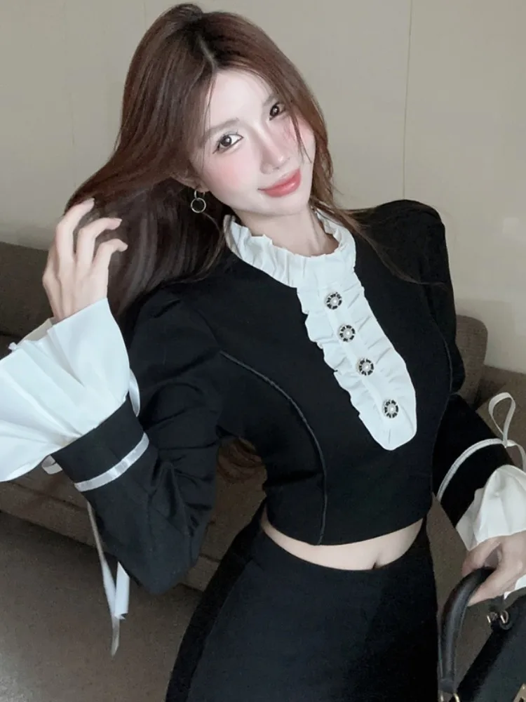 Korean Style High Waist Short Sleeveless Women's Shirt with Bow Design And Flared Sleeves for Autumn And Winter Fashion
Korean Style High Waist Short Sleeveless Women's Shirt with Bow Design And Flared Sleeves for Autumn And Winter Fashion