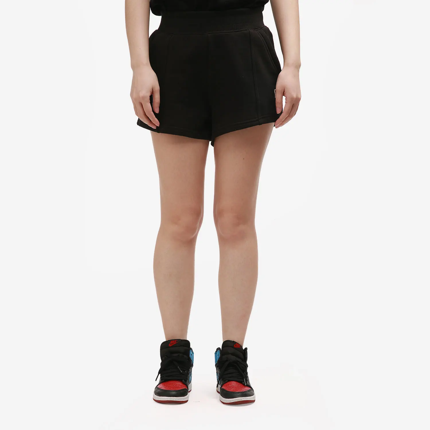 Оригинальные сезонные новые женские дышащие спортивные шорты Puma для бега и фитнеса 531492-01
Оригинальные сезонные новые женские дышащие спортивные шорты Puma для бега и фитнеса 531492-01