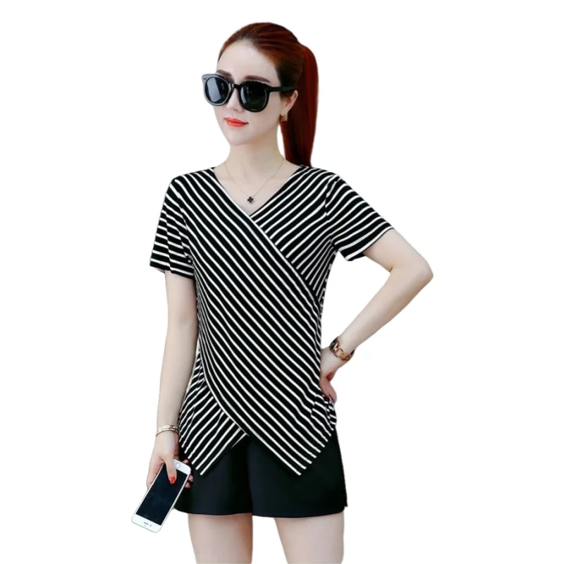 Summer Women's Short Sleeve T-shirt Loose Plus Size Casual V-neck Contrasting Color Irregular Top Fashion Striped T-shirt
Summer Women's Short Sleeve T-shirt Loose Plus Size Casual V-neck Contrasting Color Irregular Top Fashion Striped T-shirt