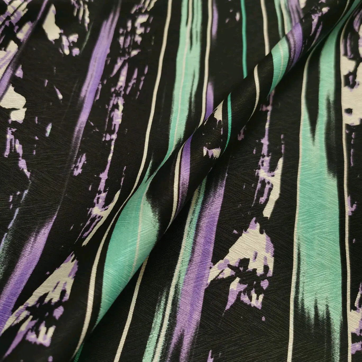 1 meter 95% Mulberry Silk 5% Spandex 21 momme Thick Silk Fabric Black Green Stripes Printed 114cm 44" wide by the yard XX353
1 meter 95% Mulberry Silk 5% Spandex 21 momme Thick Silk Fabric Black Green Stripes Printed 114cm 44" wide by the yard XX353