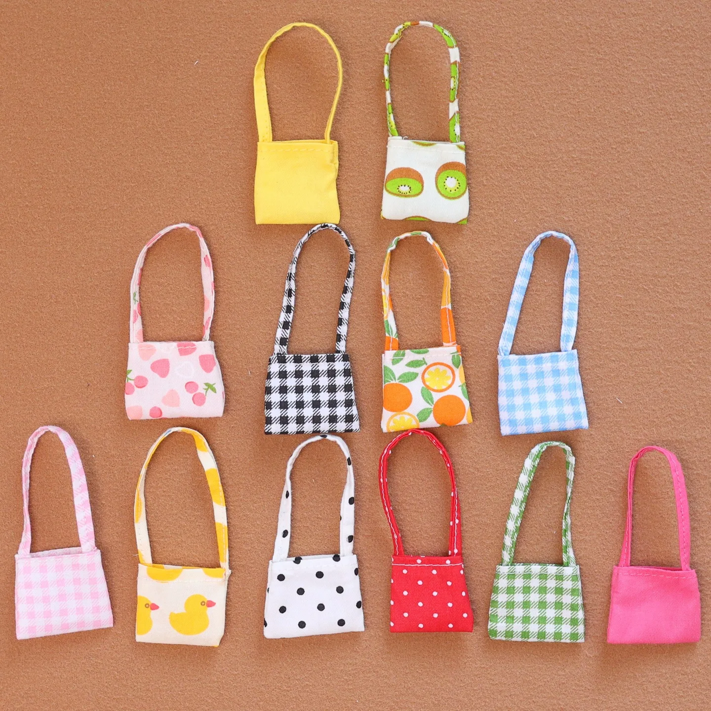 Sweet Style Bag Accessories For Labubu Plaid Cherry Heart Fruit Crossbody Versatile Mini Bags Fits 15/17cm 1st 2nd 3rd Gen
Sweet Style Bag Accessories For Labubu Plaid Cherry Heart Fruit Crossbody Versatile Mini Bags Fits 15/17cm 1st 2nd 3rd Gen