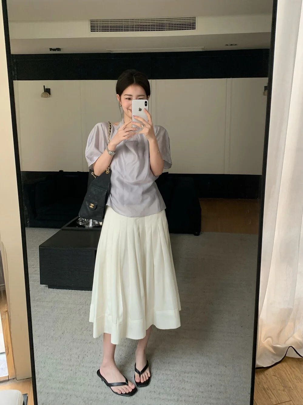 Юбка-полусолнце Lilian: нежная, но смелая, со складками, с поясом, в деловом стиле, с высокой талией, А-силуэт, свободный крой, весенняя женская мода
Юбка-полусолнце Lilian: нежная, но смелая, со складками, с поясом, в деловом стиле, с высокой талией, А-силуэт, свободный крой, весенняя женская мода