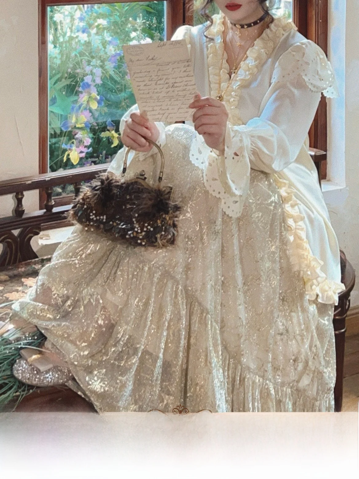 Retro Velvet irt with Gold Embroidery V-Ne Long Sve Women's Faion Set Includes iny f-Skirt Floral Print Casual ...
Retro Velvet irt with Gold Embroidery V-Ne Long Sve Women's Faion Set Includes iny f-Skirt Floral Print Casual ...