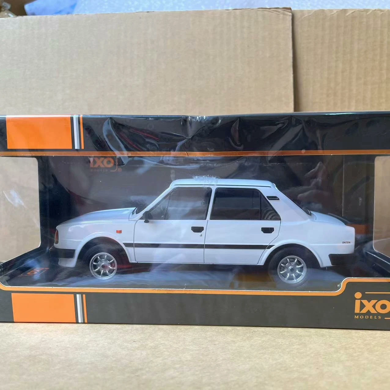Diecast IXO 1/18 Scale SKODA 130L 1980 C2P4 Alloy Car Model
Diecast IXO 1/18 Scale SKODA 130L 1980 C2P4 Alloy Car Model