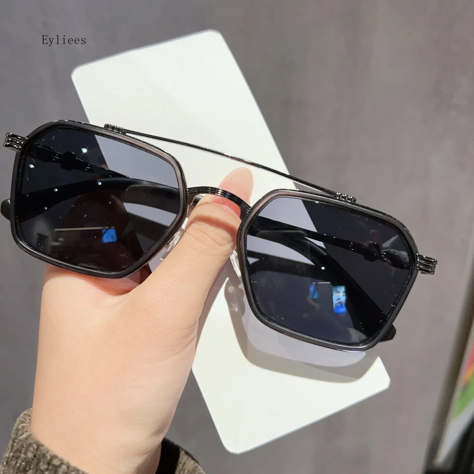 NEW Square Men Edith Sunglasses Vintage Silver Metal Frame Blue Lens Glasses Fashion Women Steampunk Eyewear glasses men gafas
NEW Square Men Edith Sunglasses Vintage Silver Metal Frame Blue Lens Glasses Fashion Women Steampunk Eyewear glasses men gafas