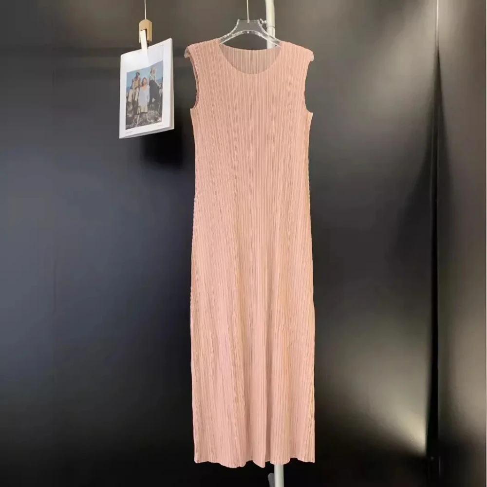 Pleats Original Sleeveless Pleated Dress Round Neck Loose Casual Slim Fashion Temperament Fashion Elegant Dresses Women Clothing
Pleats Original Sleeveless Pleated Dress Round Neck Loose Casual Slim Fashion Temperament Fashion Elegant Dresses Women Clothing