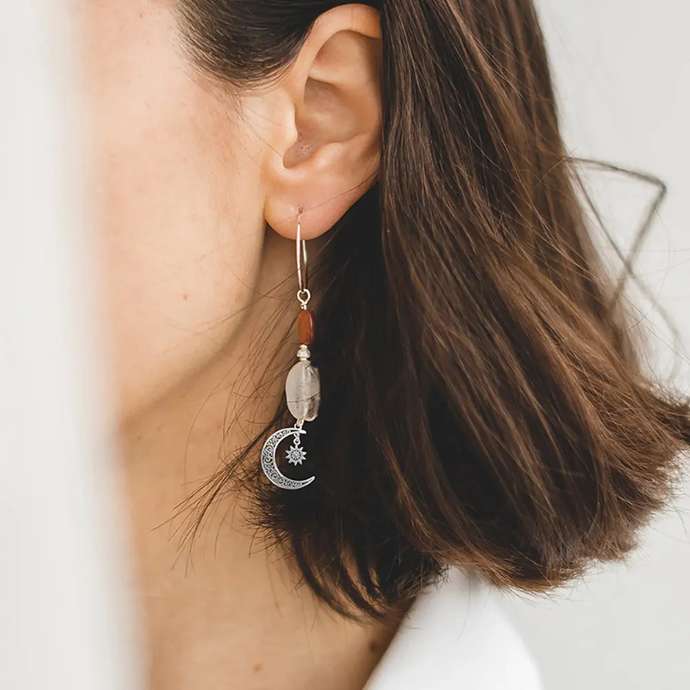 Набор из 15 шармов в виде Луны и Солнца из сплава для изготовления украшений своими руками: ожерелий, браслетов, серег, брелоков, подвесок. Принадлежности для рукоделия в стиле планет.
Набор из 15 шармов в виде Луны и Солнца из сплава для изготовления украшений своими руками: ожерелий, браслетов, серег, брелоков, подвесок. Принадлежности для рукоделия в стиле планет.