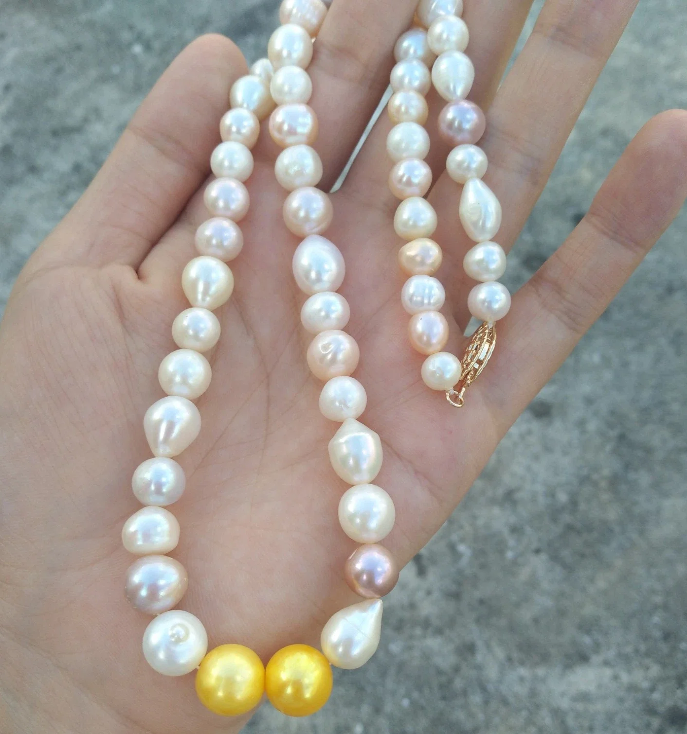 New design necklace AAA8-10mm natural South Sea multi-color pearl necklace 18 inch 14k gold
New design necklace AAA8-10mm natural South Sea multi-color pearl necklace 18 inch 14k gold