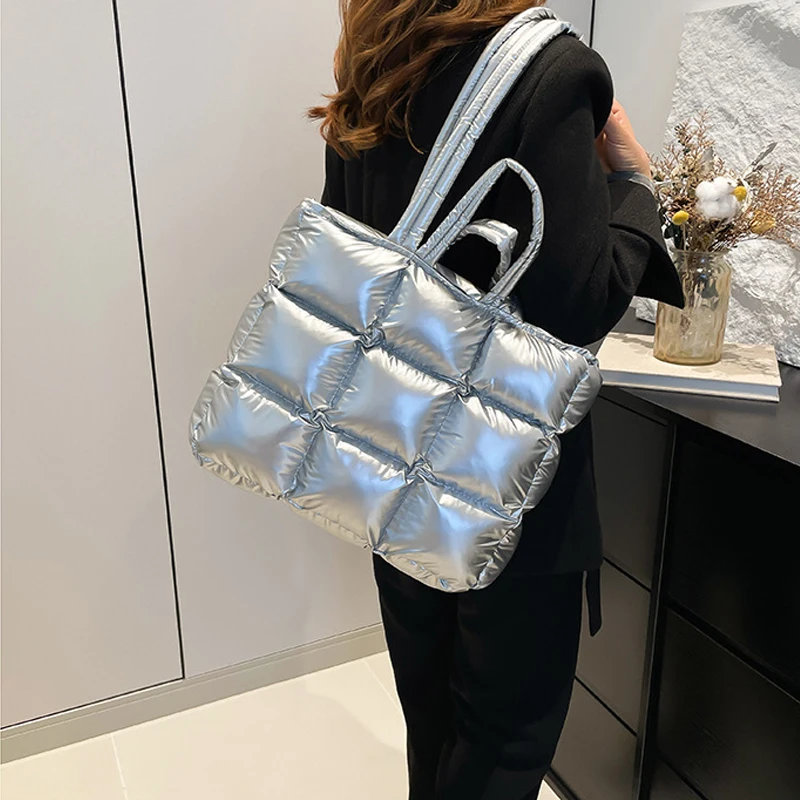 Women Shoulder Bags Space Cotton Down Glossy Crossbody Bag Large Capacity Nylon Padded Handbag Trend Portable Travel Tote Bag
Women Shoulder Bags Space Cotton Down Glossy Crossbody Bag Large Capacity Nylon Padded Handbag Trend Portable Travel Tote Bag