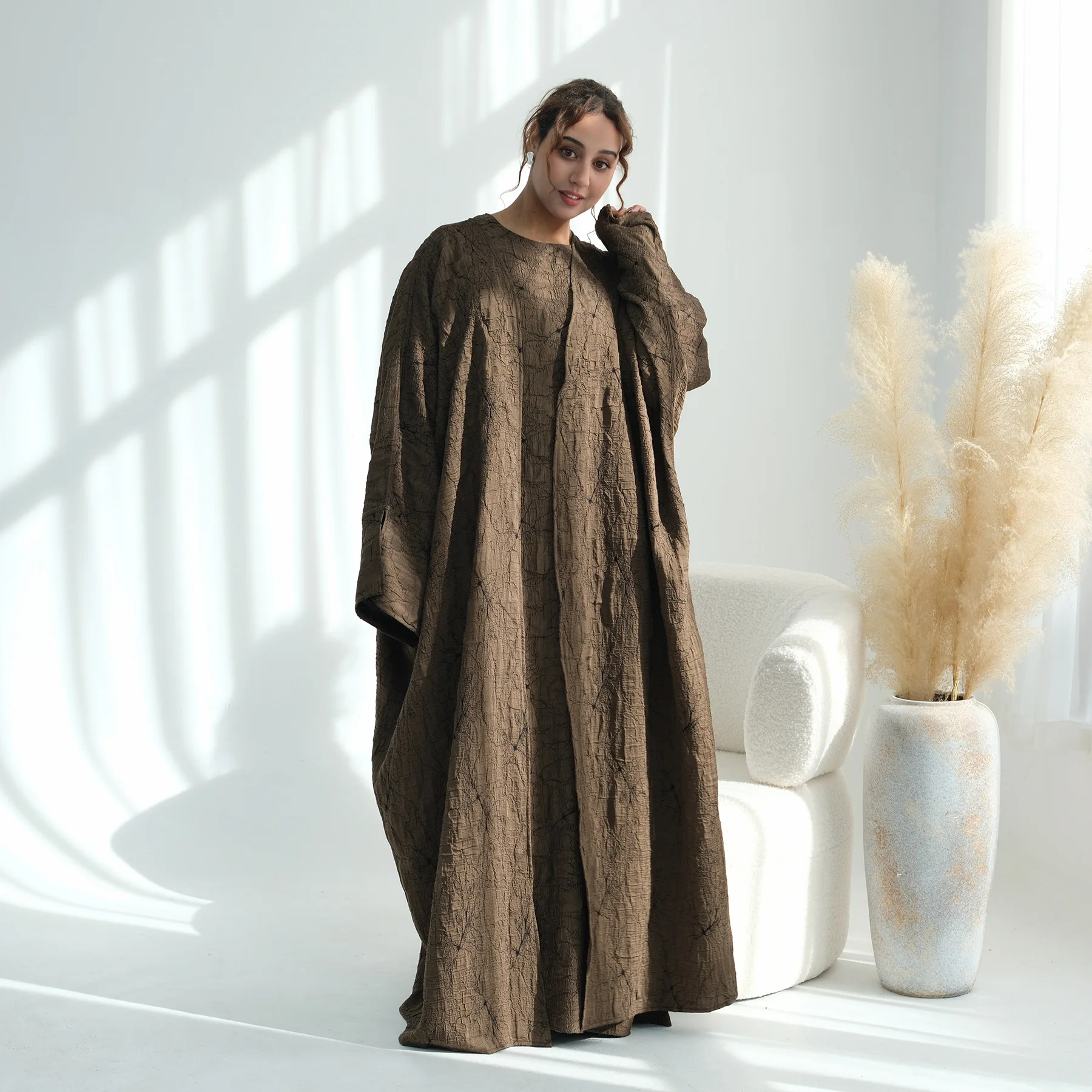 Модное мусульманское платье Абая Дубай с принтом для женщин, кимоно, кардиган, 2026, Рамадан Ид, ислам, Джалабия, кафтан, женский халат, платье
Модное мусульманское платье Абая Дубай с принтом для женщин, кимоно, кардиган, 2026, Рамадан Ид, ислам, Джалабия, кафтан, женский халат, платье