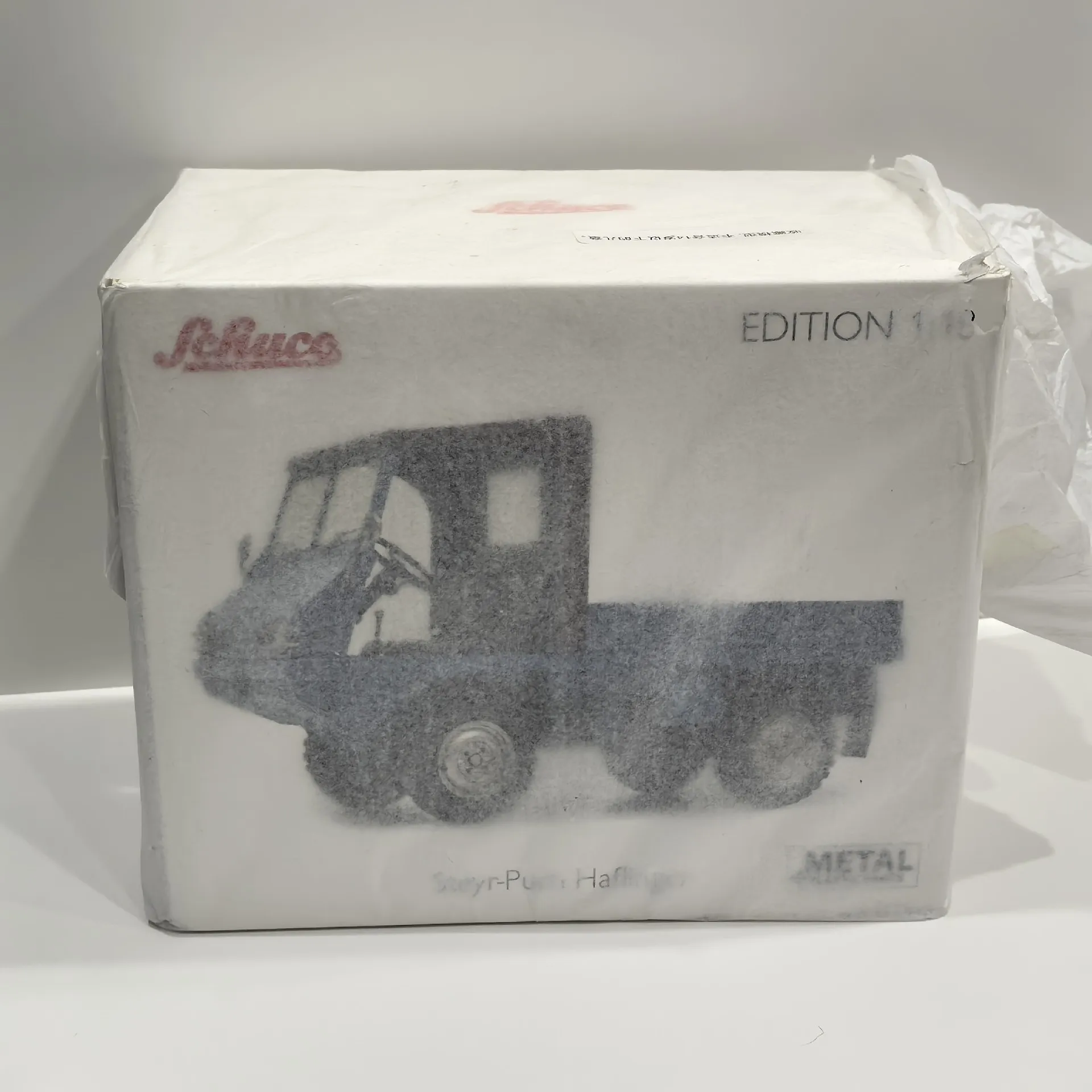 Diecast Schuco 1:18 Scale Steyr Puch Haflinger Alloy Car Model Collectible Toy Gift Souvenir Display Ornament 
Diecast Schuco 1:18 Scale Steyr Puch Haflinger Alloy Car Model Collectible Toy Gift Souvenir Display Ornament