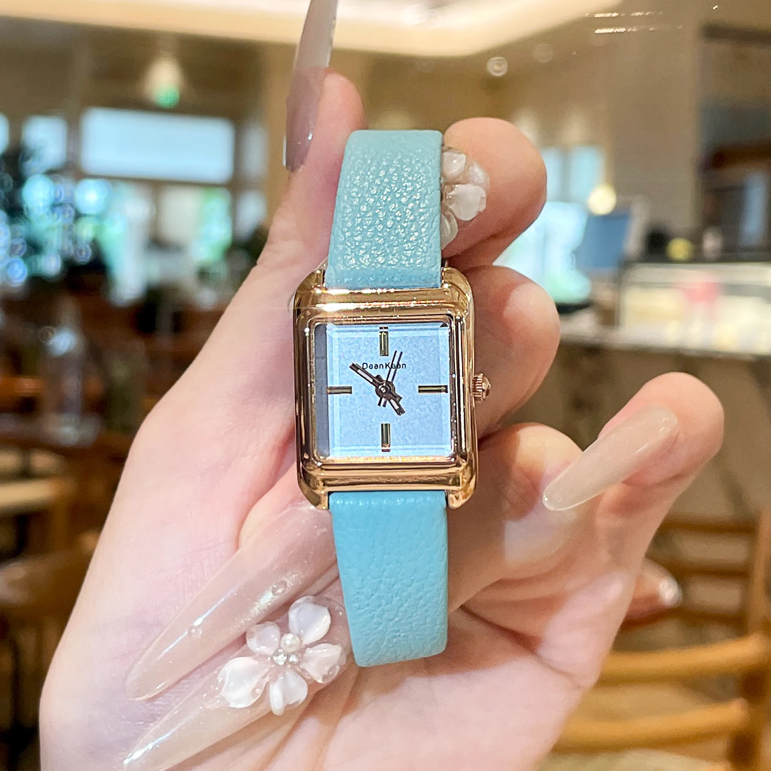 CILOA Women's Rose Gold Square Watch Light Blue Dial, Textured Leather Strap Minimalist Casual Quartz Wristwatch
CILOA Women's Rose Gold Square Watch Light Blue Dial, Textured Leather Strap Minimalist Casual Quartz Wristwatch