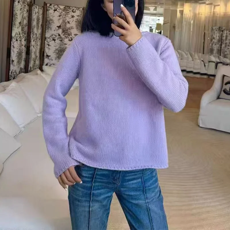 Women's 100% pure Australian wool round neck cable knit thickened short sweater, exuding a gentle and elegant
Women's 100% pure Australian wool round neck cable knit thickened short sweater, exuding a gentle and elegant