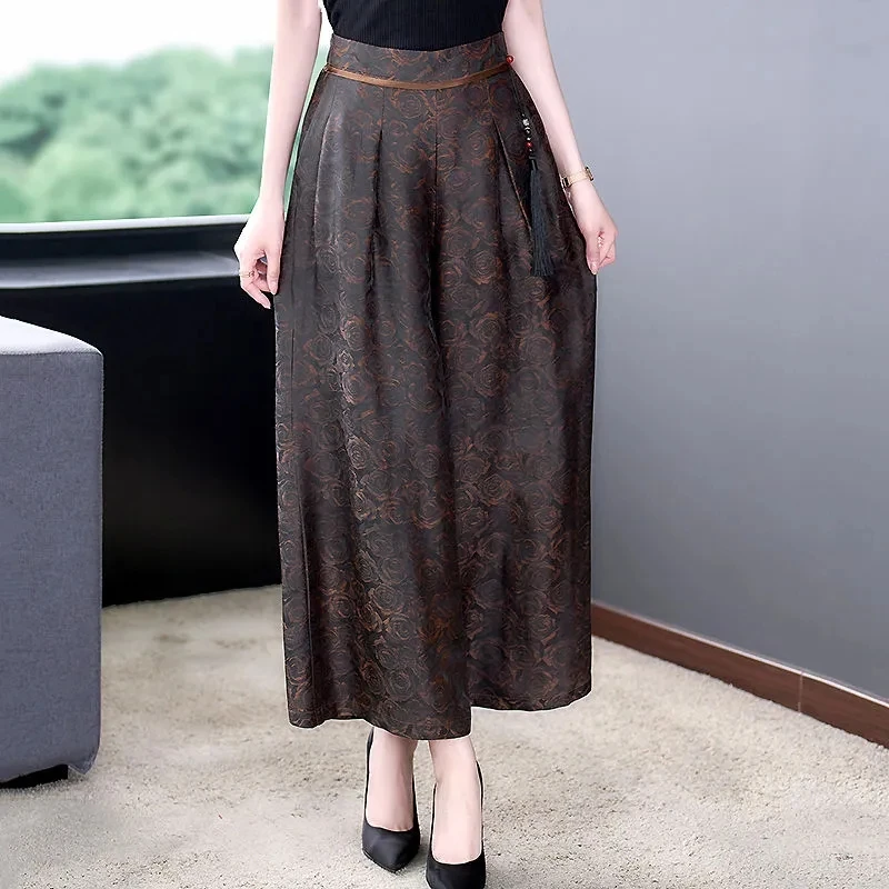 Summer New Ethnic Style Women Pants High End Elegant Rose Jacquard Wide Leg Pants Loose Elastic Waist Silk Printed Skirt Trouser
Summer New Ethnic Style Women Pants High End Elegant Rose Jacquard Wide Leg Pants Loose Elastic Waist Silk Printed Skirt Trouser