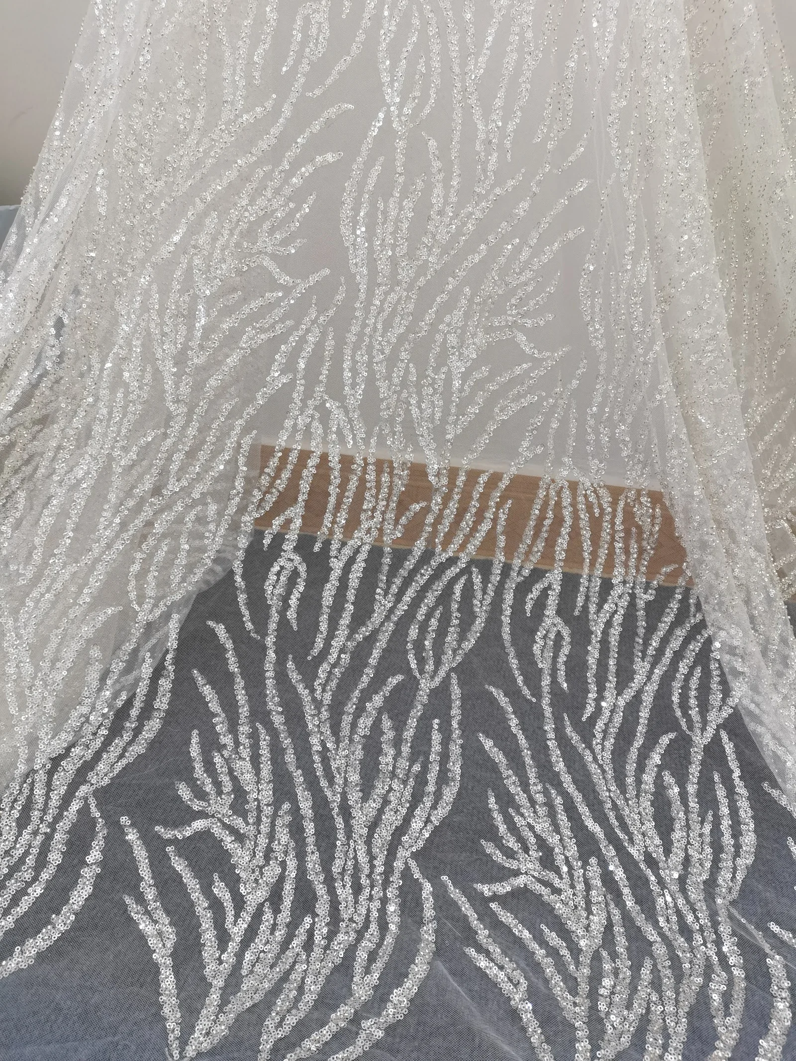 1Yard Beading Wedding Fabric For Wedding Dress Shiny Lace Fabric Bridal Afican Lace Fabric NEW
1Yard Beading Wedding Fabric For Wedding Dress Shiny Lace Fabric Bridal Afican Lace Fabric NEW