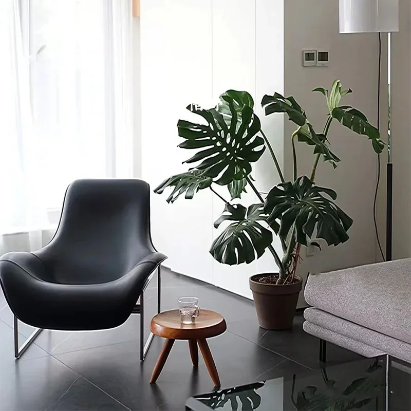 Customized Nordic creative fiberglass duck tongue chair lounge chair cross-border designer villa living room saddle leather
Customized Nordic creative fiberglass duck tongue chair lounge chair cross-border designer villa living room saddle leather