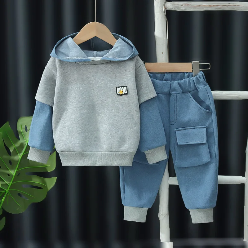 New Spring & Autumn Boys Hooded Sweatshirt Two-piece Set
New Spring & Autumn Boys Hooded Sweatshirt Two-piece Set