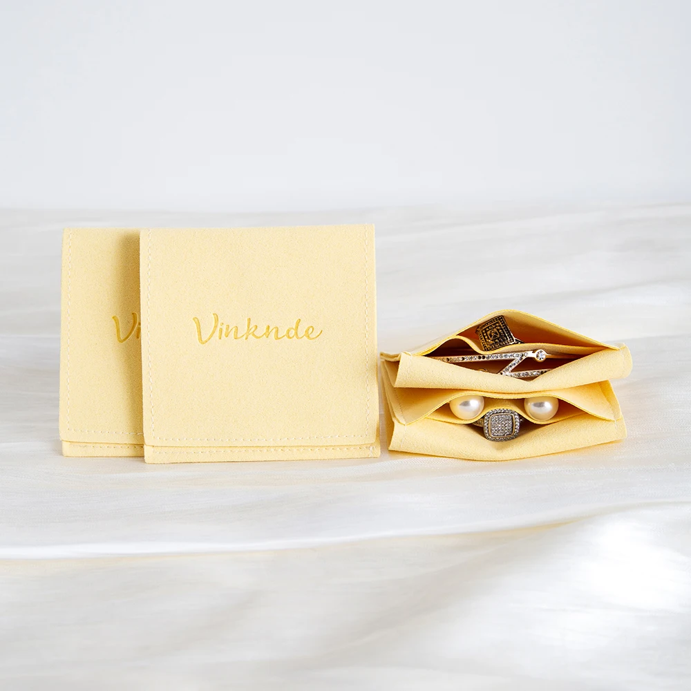 Wholesale Custom Logo Printed 4x4'' Microfiber Velvet Gift Necklace Jewelry Packaging Bag Pouch Envelope Pouch with Compartment
Wholesale Custom Logo Printed 4x4'' Microfiber Velvet Gift Necklace Jewelry Packaging Bag Pouch Envelope Pouch with Compartment