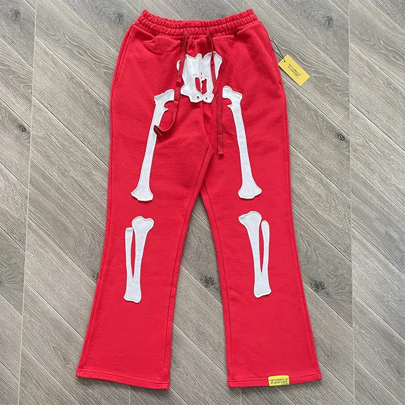 Красные брюки-клеш с вышивкой в виде черепов и надписью "That's A Awful Lot of Cough Syrup" для мужчин и женщин, повседневные спортивные штаны на шнурке, джоггеры
Красные брюки-клеш с вышивкой в виде черепов и надписью "That's A Awful Lot of Cough Syrup" для мужчин и женщин, повседневные спортивные штаны на шнурке, джоггеры