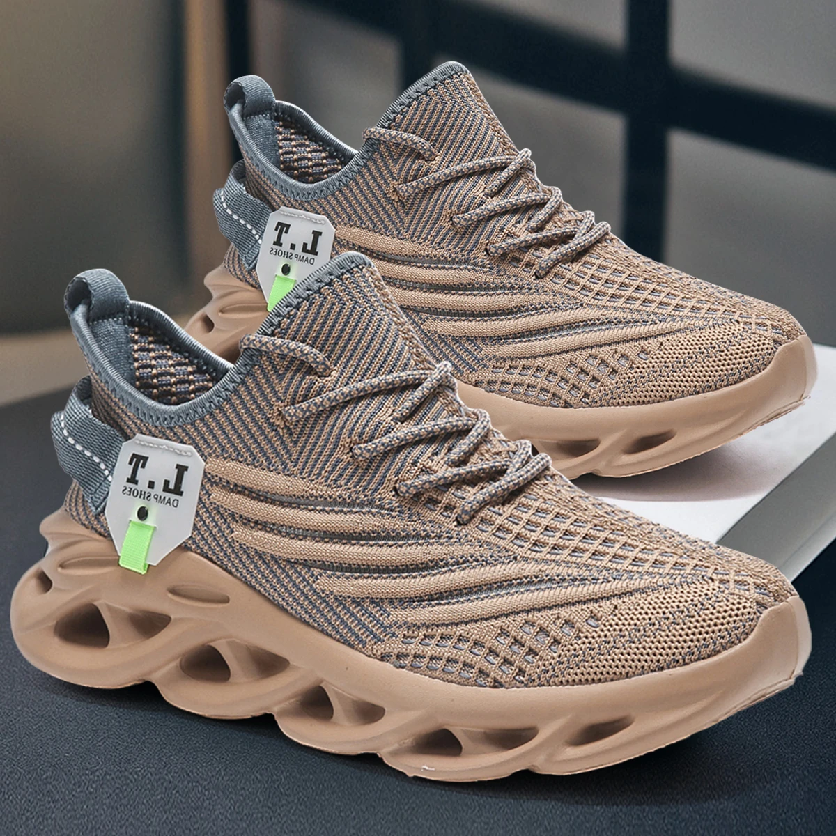 Breathable Running Shoes for Men Women Couple Comfortable Sneaker Tennis Outdoor Walking Sport Shoe Anti-slip Zapatillas Size 48
Breathable Running Shoes for Men Women Couple Comfortable Sneaker Tennis Outdoor Walking Sport Shoe Anti-slip Zapatillas Size 48