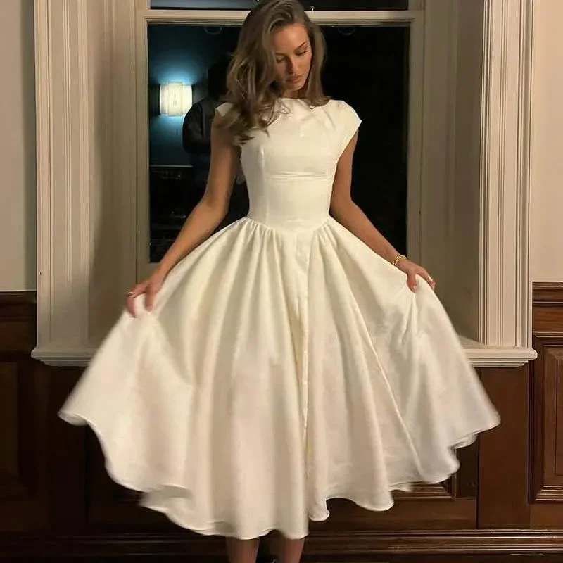 High Street Women Sexy Backless Pleated Swing A-line Midi Dresses Short Sleeve Low Waist Elegant Party Dress Black Robe 
High Street Women Sexy Backless Pleated Swing A-line Midi Dresses Short Sleeve Low Waist Elegant Party Dress Black Robe