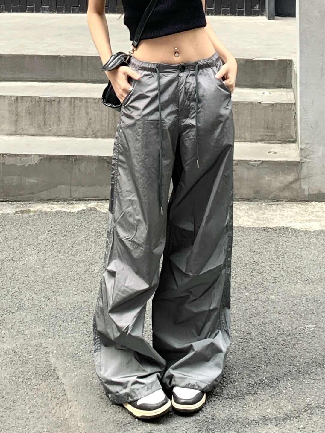 ZHISILAO Drawstring Cargo Pants Women Solid Casual Loose Thin Soft Straight Trousers Spring Summer 2025 Streetwear
ZHISILAO Drawstring Cargo Pants Women Solid Casual Loose Thin Soft Straight Trousers Spring Summer 2025 Streetwear