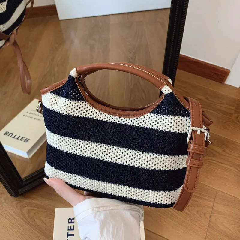 2025 Black White Striped Bucket Bag - Women's Spacious Beach Tote, Casual Hollow-Out Shoulder Purse, Versatile Vacation Handbag
2025 Black White Striped Bucket Bag - Women's Spacious Beach Tote, Casual Hollow-Out Shoulder Purse, Versatile Vacation Handbag