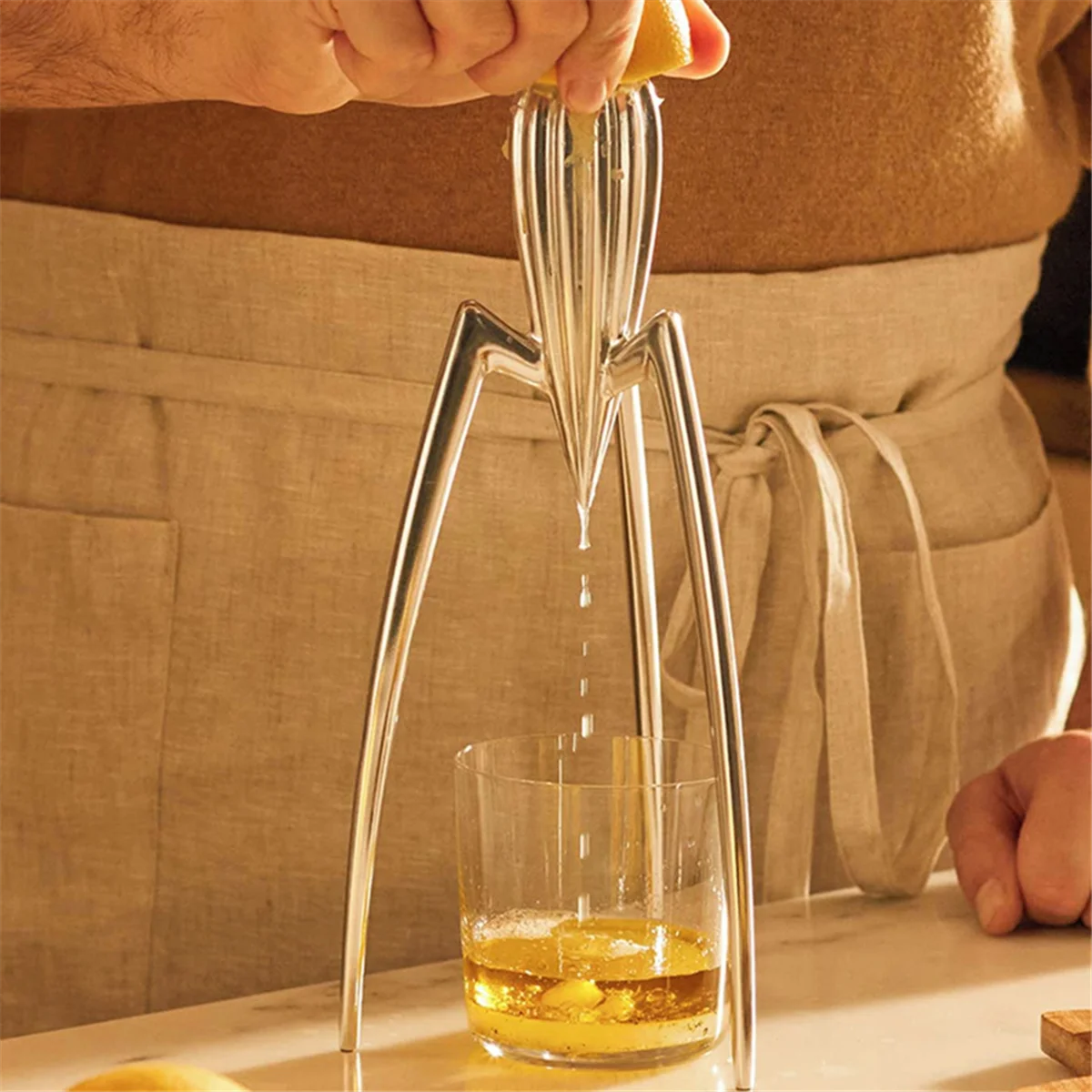 Modern Octopus Juicer Decorative Ornaments Coffee Table Restaurant Kitchen Living Room Soft Decoration
Modern Octopus Juicer Decorative Ornaments Coffee Table Restaurant Kitchen Living Room Soft Decoration