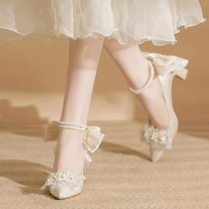 Mid Heel Square Heel Pumps Pointed Toe Party 2024 High Quality Ladies Shoes Buckle Strap Spring/autumn String Bead Solid Pumps
Mid Heel Square Heel Pumps Pointed Toe Party 2024 High Quality Ladies Shoes Buckle Strap Spring/autumn String Bead Solid Pumps