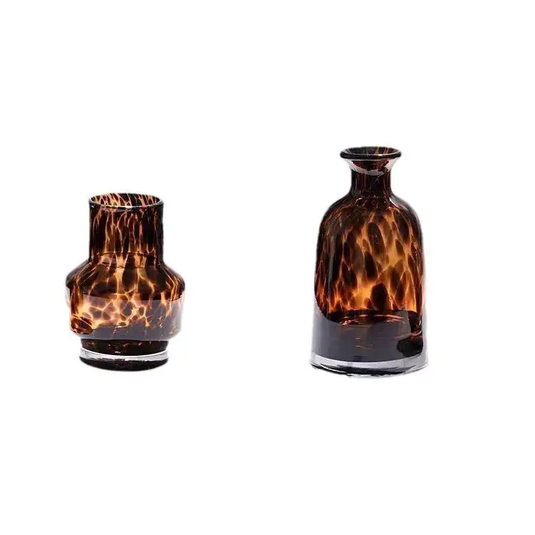 New Arrival Glass Leopard Vase Light Luxury Home Model Room Flora Living Room Decoration Vintage Desktop Ornaments
New Arrival Glass Leopard Vase Light Luxury Home Model Room Flora Living Room Decoration Vintage Desktop Ornaments