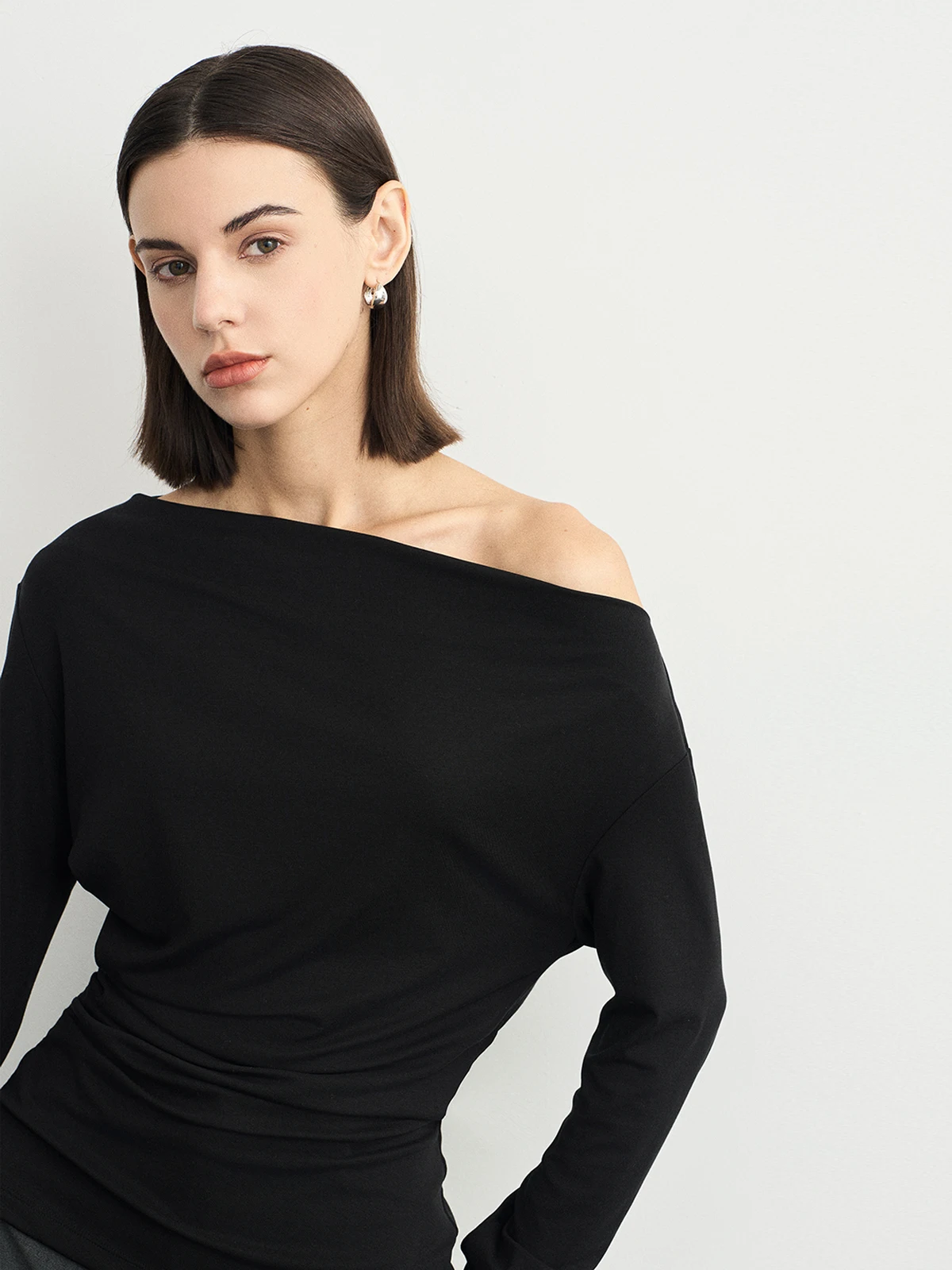 Lichi's Sea Women's T-Shirt Silk One-Shoulder Long Sleeve Waist-Cinched Pleated Design Autumn Winter Fashion Commute Style
Lichi's Sea Women's T-Shirt Silk One-Shoulder Long Sleeve Waist-Cinched Pleated Design Autumn Winter Fashion Commute Style