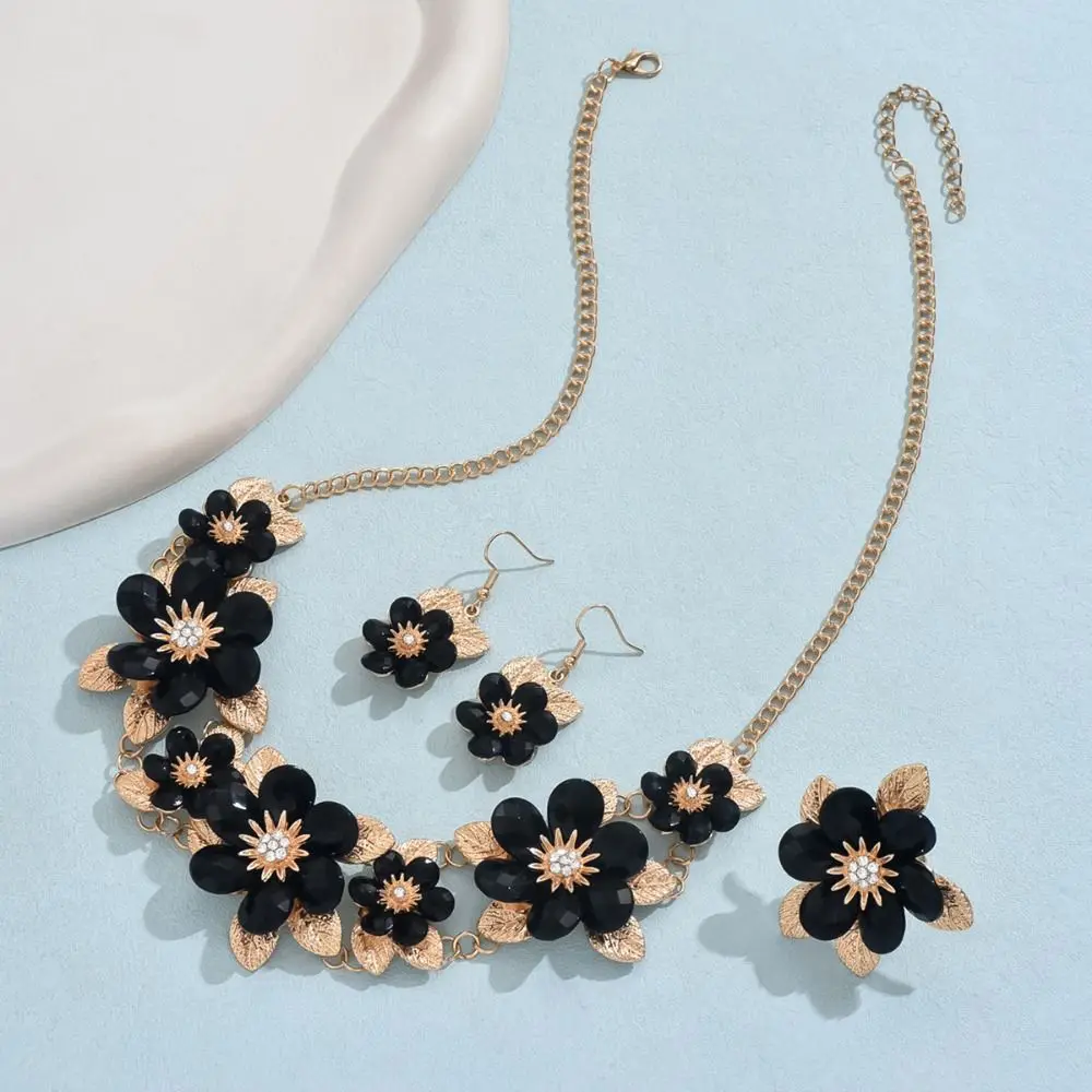 Fashion Rhinestone Necklace Earring Ring Set Exquisite Exaggeration Flower Jewelry Set Flower Temperament Clavicle Chain Party
Fashion Rhinestone Necklace Earring Ring Set Exquisite Exaggeration Flower Jewelry Set Flower Temperament Clavicle Chain Party