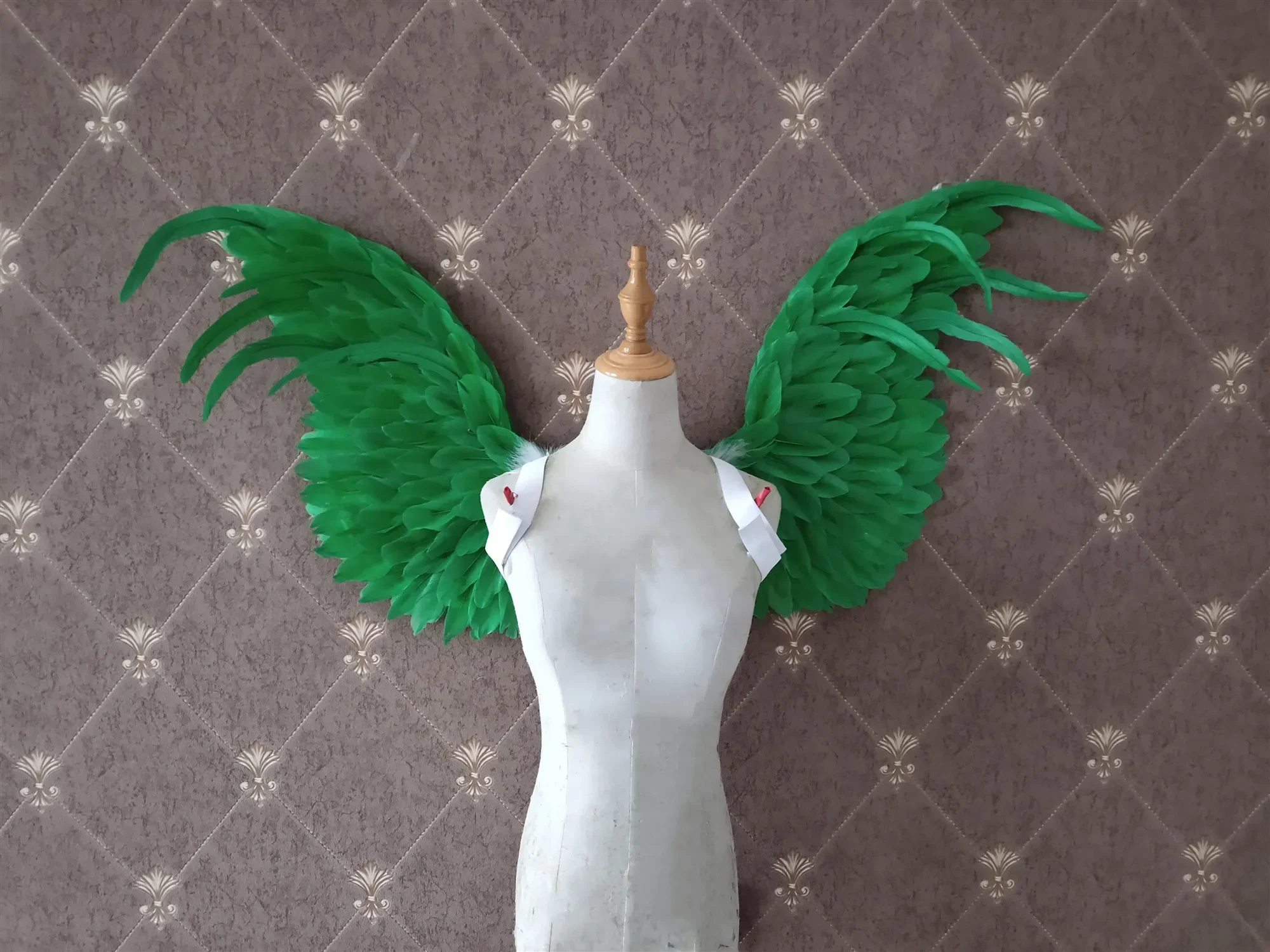 Wing Runway Performance White Feather Wing Decoration Performance Halloween Princess Flower Girl Costume Prop
Wing Runway Performance White Feather Wing Decoration Performance Halloween Princess Flower Girl Costume Prop