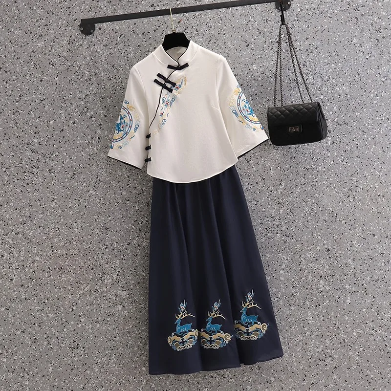 Chinese style young and retro Hanfu with embroidery, Tang suit women's top, improved cheongsam
Chinese style young and retro Hanfu with embroidery, Tang suit women's top, improved cheongsam