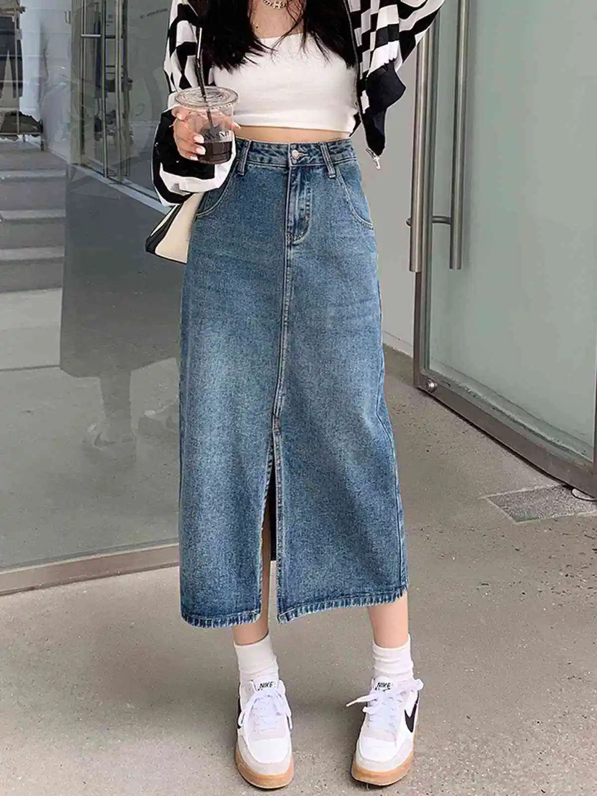 Осенняя новинка: винтажная джинсовая юбка свободного кроя для женщин, средняя посадка, хлопок, ткань ПВХ, юбка-трапеция Ciwalk
Осенняя новинка: винтажная джинсовая юбка свободного кроя для женщин, средняя посадка, хлопок, ткань ПВХ, юбка-трапеция Ciwalk